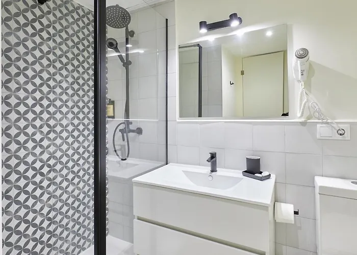 Estudios Bordadores By Valdesierra